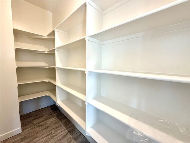 9810 N Laurel Avenue, Kansas City, MO 64157