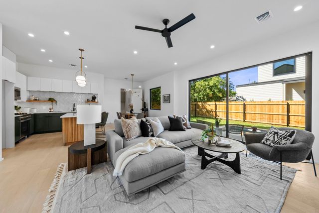 1216 Arcadia Ave 1, Austin, TX 78757