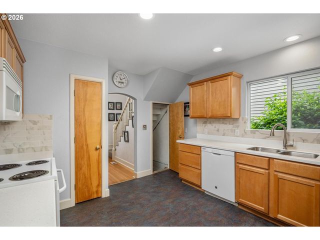 121 Ne Fargo St, Portland, OR 97212
