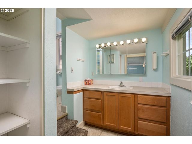 121 Ne Fargo St, Portland, OR 97212
