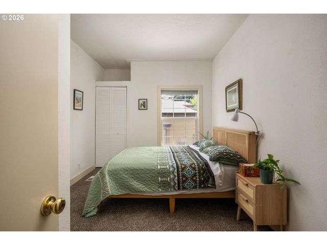 121 Ne Fargo St, Portland, OR 97212