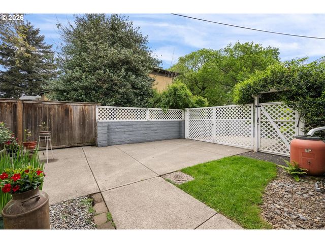 121 Ne Fargo St, Portland, OR 97212