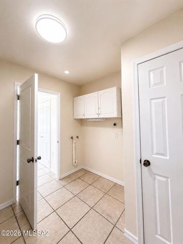 6534 E Broadway, Tucson, AZ 85710