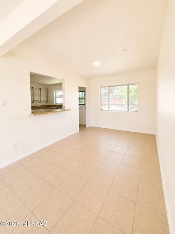 6534 E Broadway, Tucson, AZ 85710