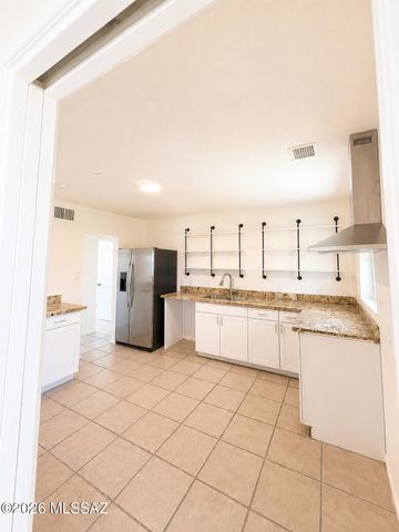 6534 E Broadway, Tucson, AZ 85710