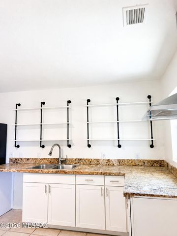 6534 E Broadway, Tucson, AZ 85710