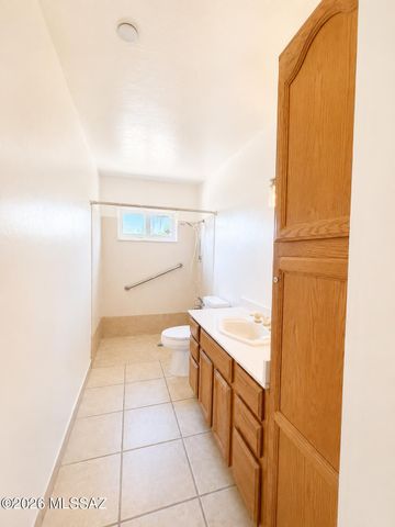 6534 E Broadway, Tucson, AZ 85710