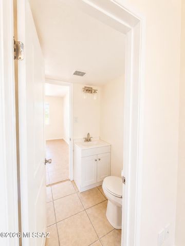6534 E Broadway, Tucson, AZ 85710