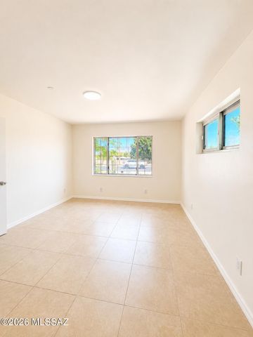 6534 E Broadway, Tucson, AZ 85710