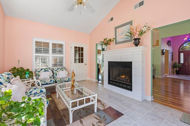 482 Shellbank Dr., Longs, SC 29568