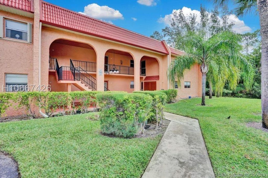 235 Lake Dora Drive 235, West Palm Beach, FL 33411