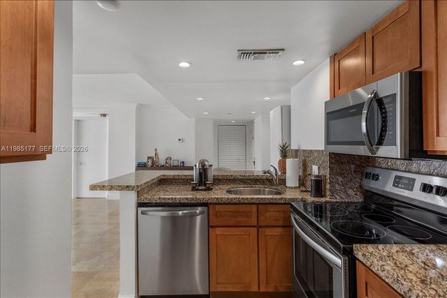 770 Claughton Island Dr 1614, Miami, FL 33131