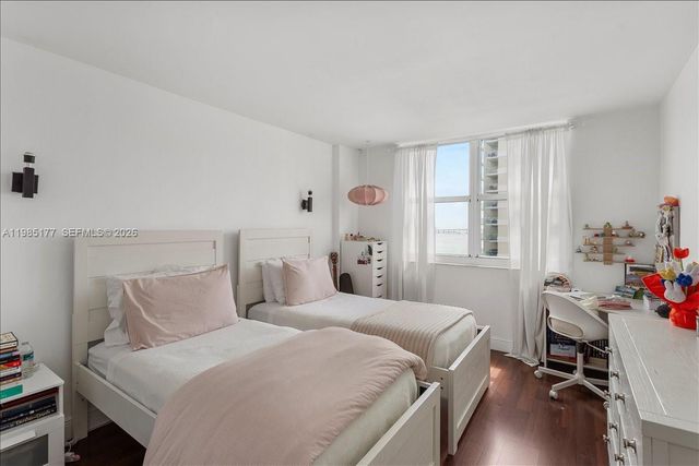 770 Claughton Island Dr 1614, Miami, FL 33131