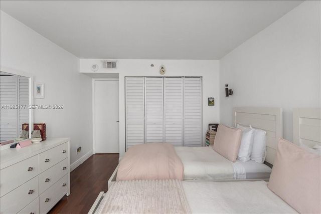 770 Claughton Island Dr 1614, Miami, FL 33131