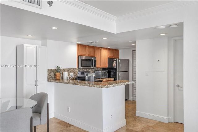 770 Claughton Island Dr 1614, Miami, FL 33131