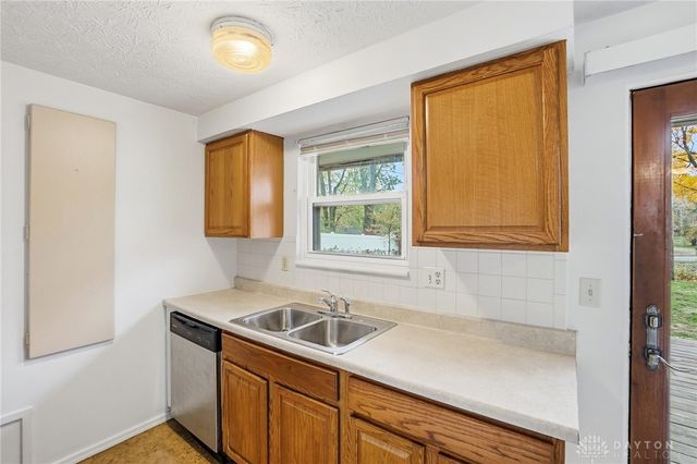 6429 Leawood Drive, Huber Heights, OH 45424