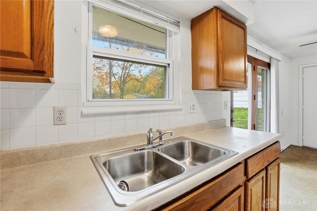 6429 Leawood Drive, Huber Heights, OH 45424