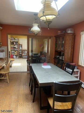 84 E Laurel St, Woodbridge Twp., NJ 07064