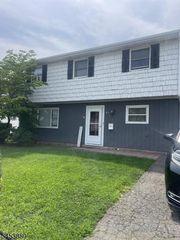 84 E Laurel St, Woodbridge Twp., NJ 07064