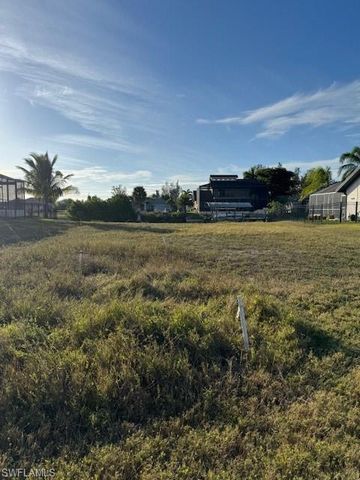 126 SW 38th PL, Cape Coral, FL 33991