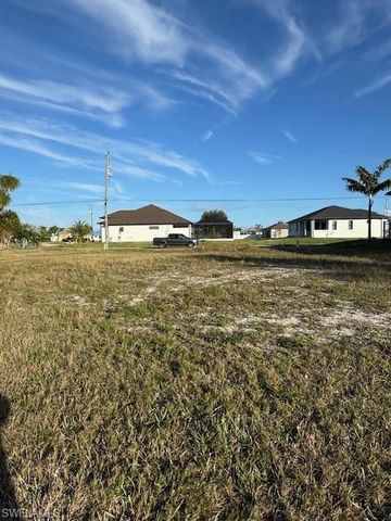 126 SW 38th PL, Cape Coral, FL 33991