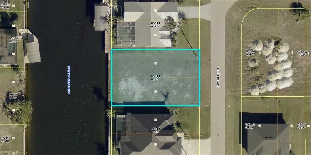 Image 1 of property listing at 126 SW 38th PL, Cape Coral, FL 33991