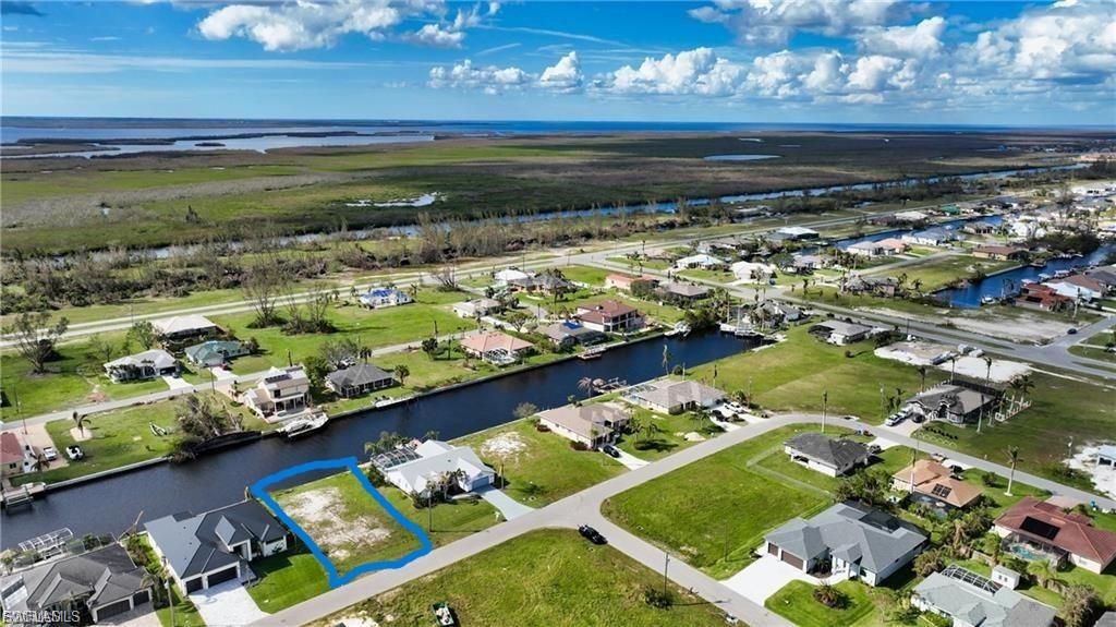 Image 2 of property listing at 126 SW 38th PL, Cape Coral, FL 33991