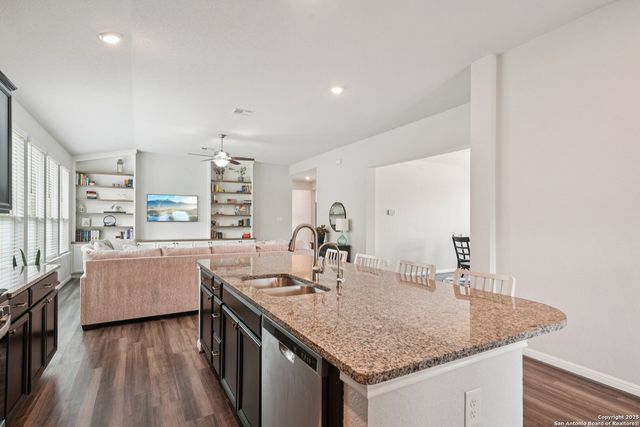 4938 Oxbow, St Hedwig, TX 78152