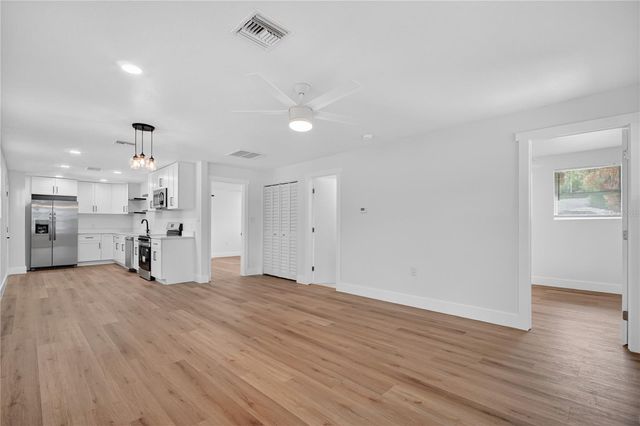 1214 20TH AVENUE S, St Petersburg, FL 33705