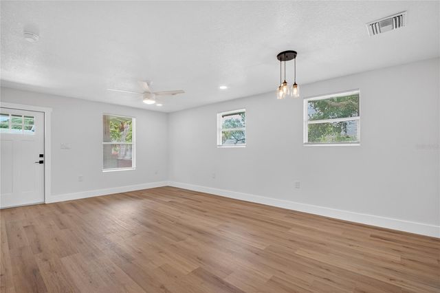 1214 20TH AVENUE S, St Petersburg, FL 33705
