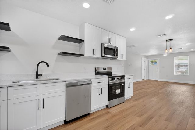 1214 20TH AVENUE S, St Petersburg, FL 33705
