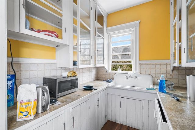 48 Kossuth Street, Pawtucket, RI 02860