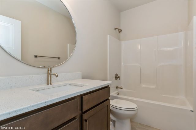 1103 Heritage Trail, Solon, IA 52333