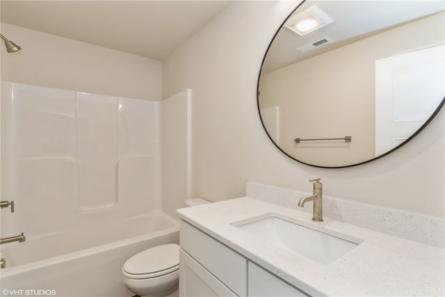 1103 Heritage Trail, Solon, IA 52333