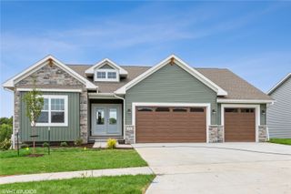 1103 Heritage Trail, Solon, IA 52333