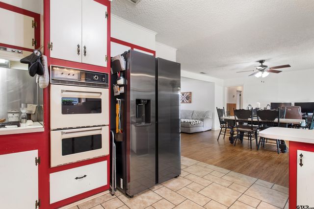 208 Dancer Dr, Longview, TX 75604