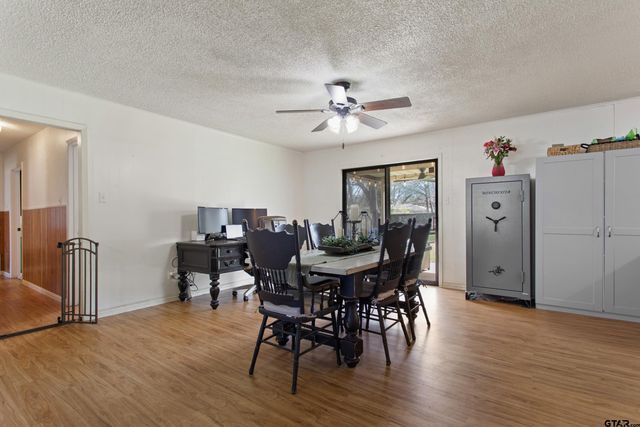 208 Dancer Dr, Longview, TX 75604