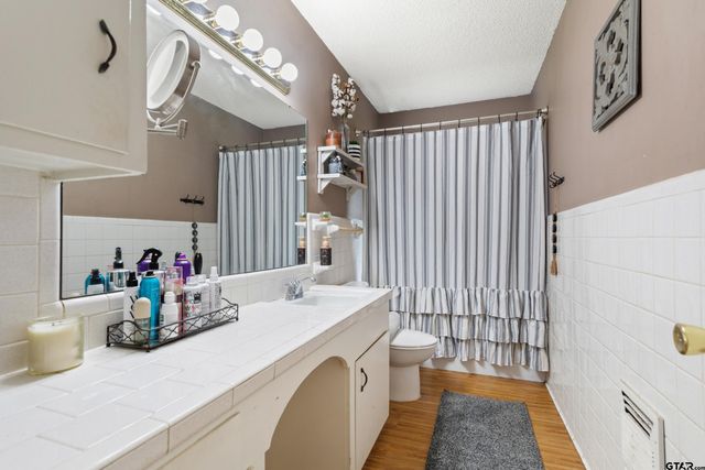 208 Dancer Dr, Longview, TX 75604