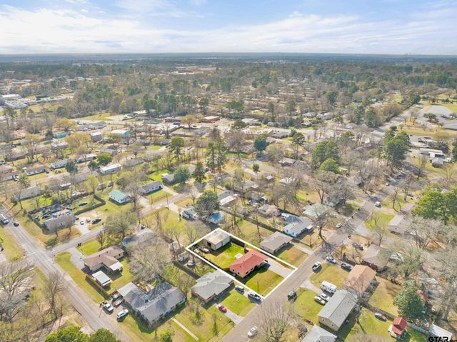 208 Dancer Dr, Longview, TX 75604