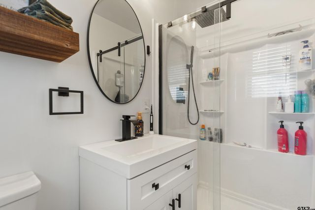 208 Dancer Dr, Longview, TX 75604