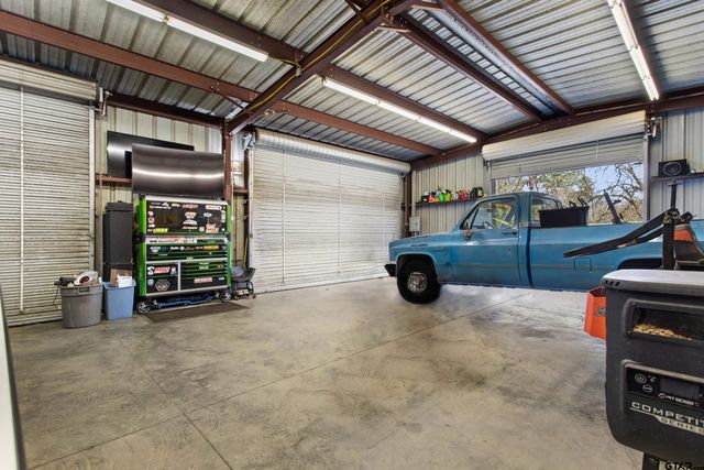 208 Dancer Dr, Longview, TX 75604
