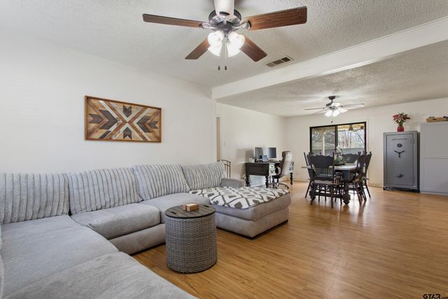 208 Dancer Dr, Longview, TX 75604