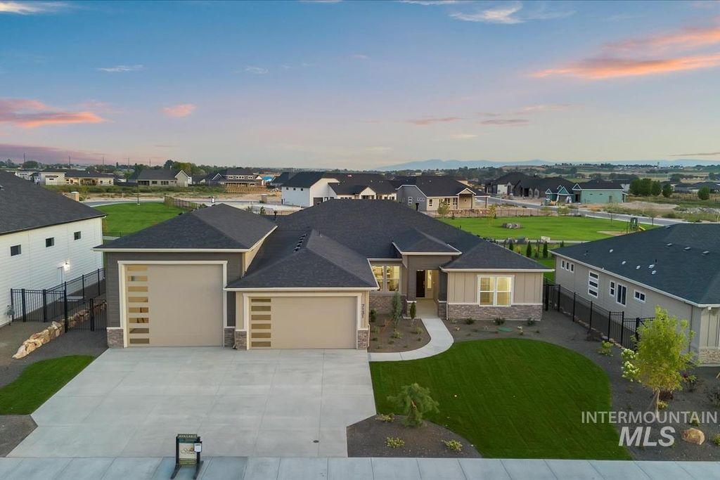 7131 E Chicken Hawk Loop, Nampa, ID 83686