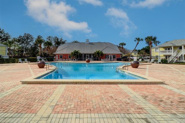 136 POMPANO DRIVE SE D, St Petersburg, FL 33705