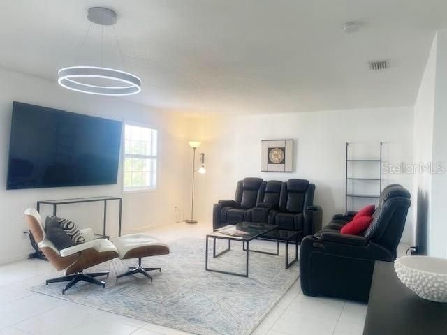 136 POMPANO DRIVE SE D, St Petersburg, FL 33705