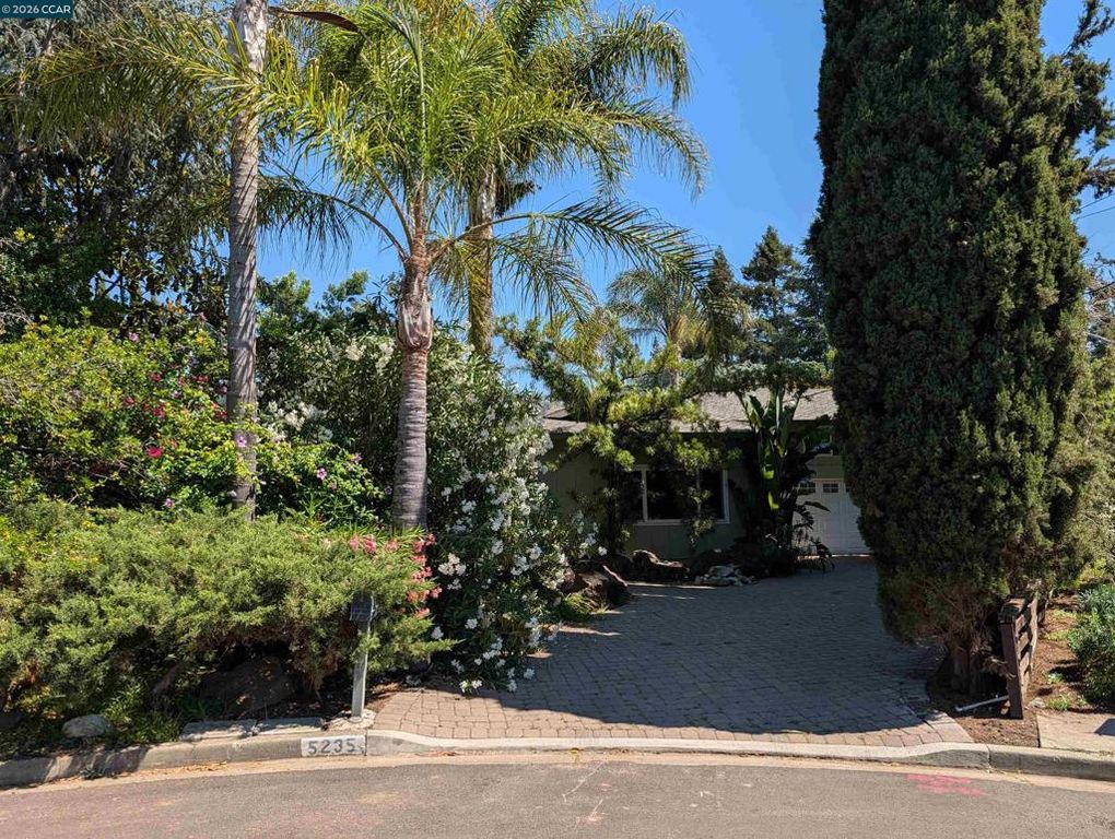 5235 La Corte Bonita, Concord, CA 94521