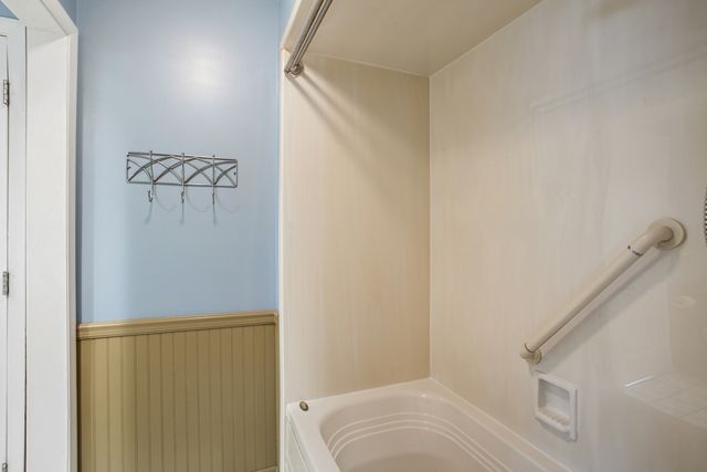 495 Kinkaid Court, Des Plaines, IL 60016