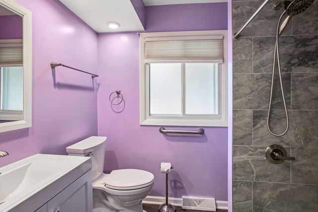 495 Kinkaid Court, Des Plaines, IL 60016