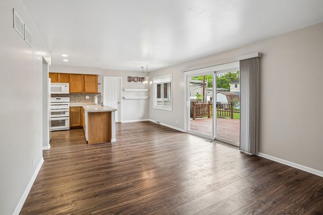 495 Kinkaid Court, Des Plaines, IL 60016