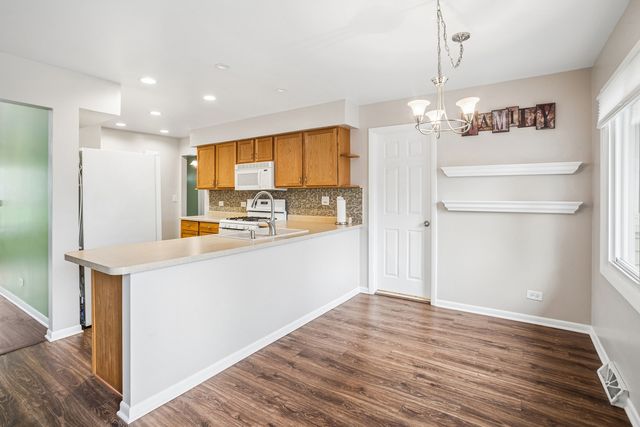495 Kinkaid Court, Des Plaines, IL 60016